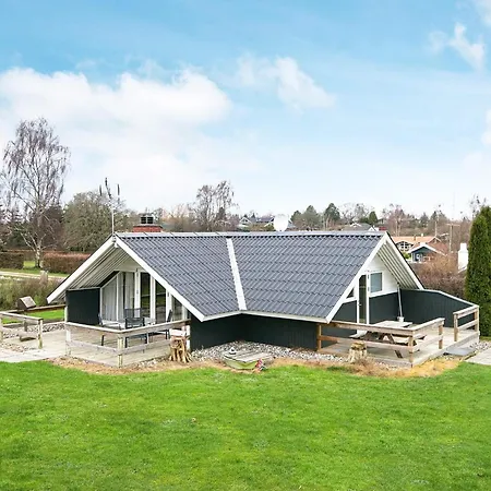 5 Person In Holiday home Hejls